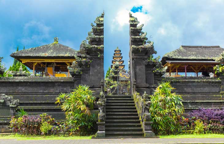../PackageImages/Romantic Bali/landing/Bali-Temple-entrance.jpg